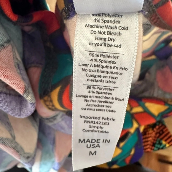 Medium LuLaRoe Perfect Tee - Picture 2 of 3